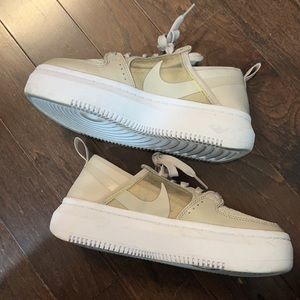 WOMEN'S NIKE COURT VISION ALTA TXT PLATFORM SNEAKERS